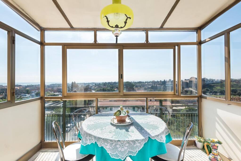 Top Floor Apartment Near Historic Fortino カターニア エクステリア 写真