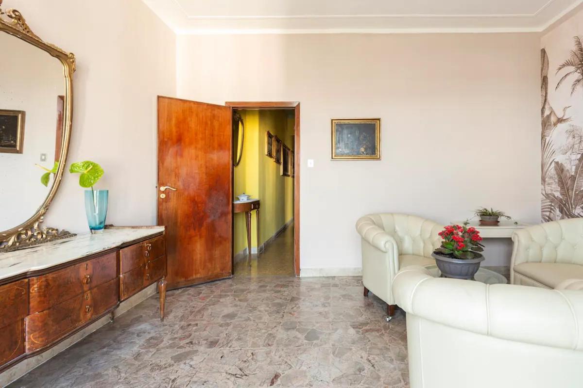 Top Floor Apartment Near Historic Fortino カターニア エクステリア 写真
